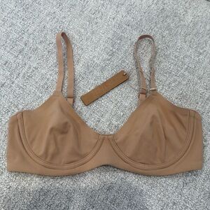 NWT Skims Fits Everybody Unlined Demi Bra